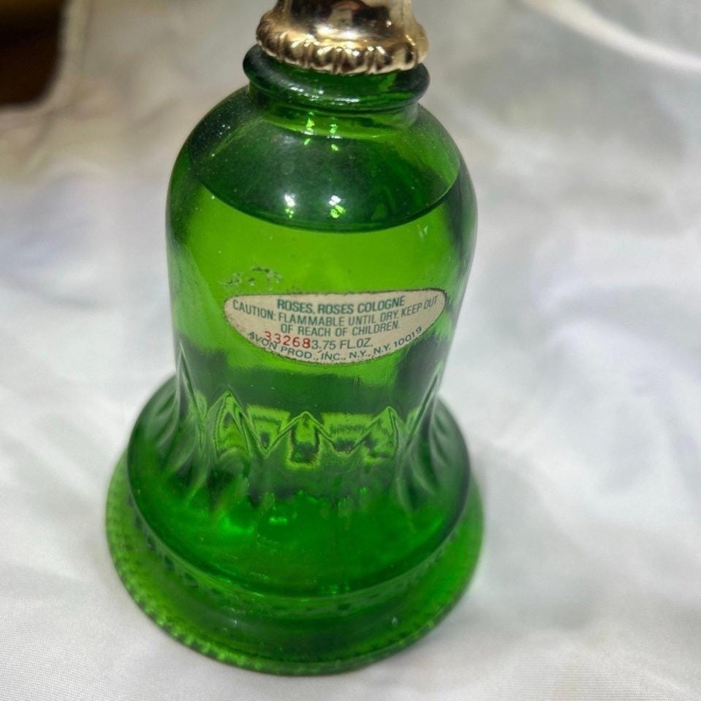 VINTAGE 1978 AVON "ROSES ROSES COLOGNE" COLLECTIBLE GREEN GLASS "BELL" DECANTER - Picture 3 of 7